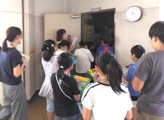 備蓄倉庫見学