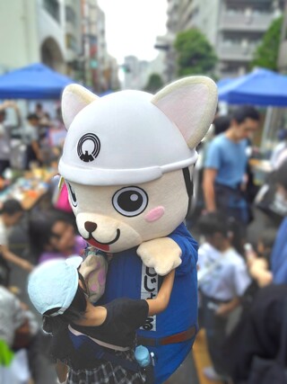 囲まれたじじょまる 囲まれたじじょまる